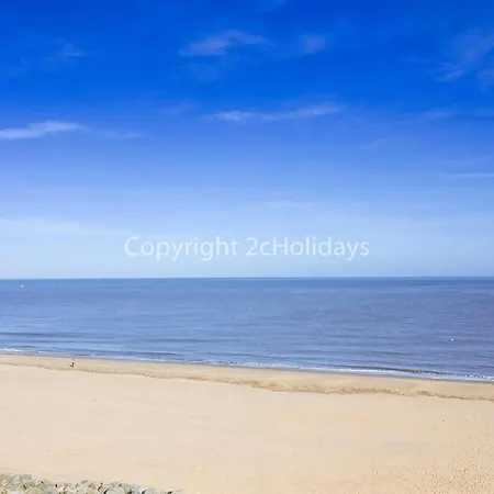 Lovely Caravan With Decking On California Cliffs Holiday Park Ref 50045C Great Yarmouth Exterior photo