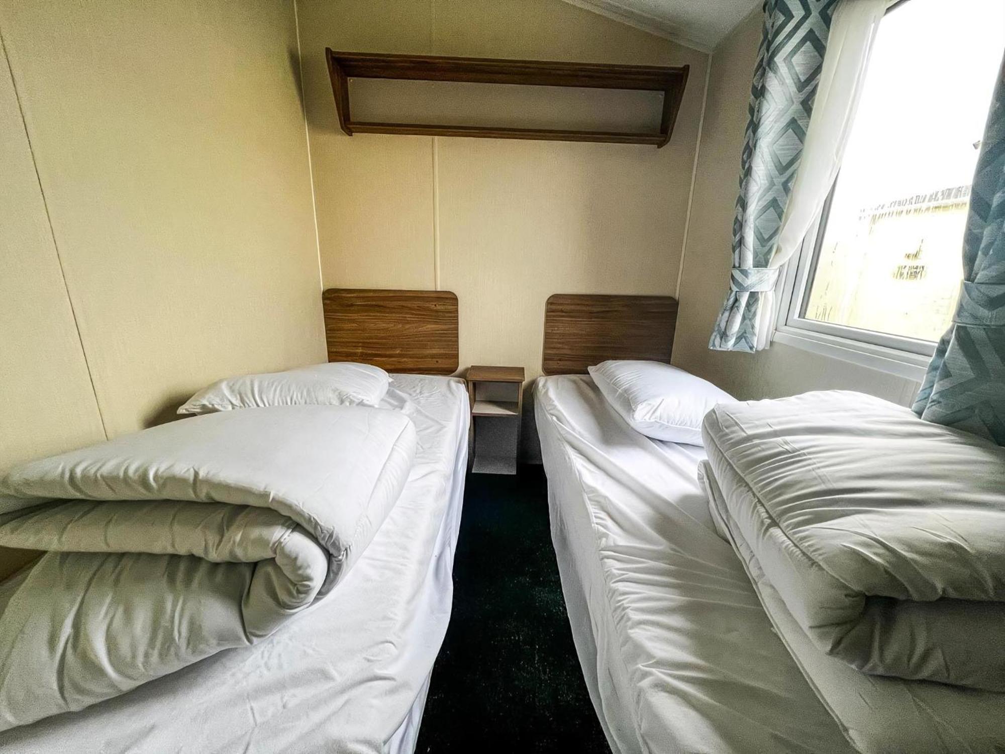 Lovely Caravan With Decking On California Cliffs Ref 50045c Campsite *
