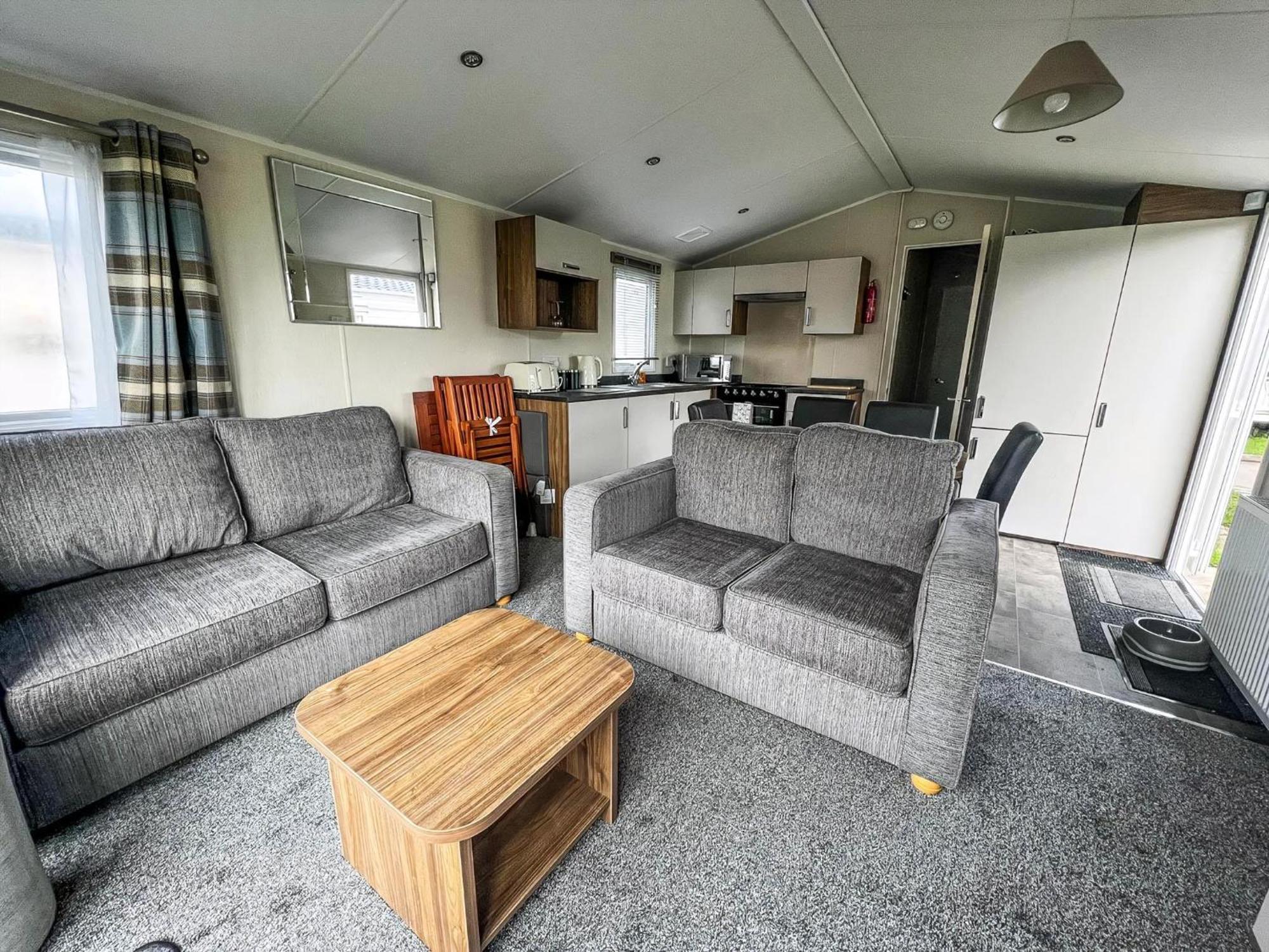 Campsite Lovely Caravan With Decking On California Cliffs Ref 50045c Great Yarmouth