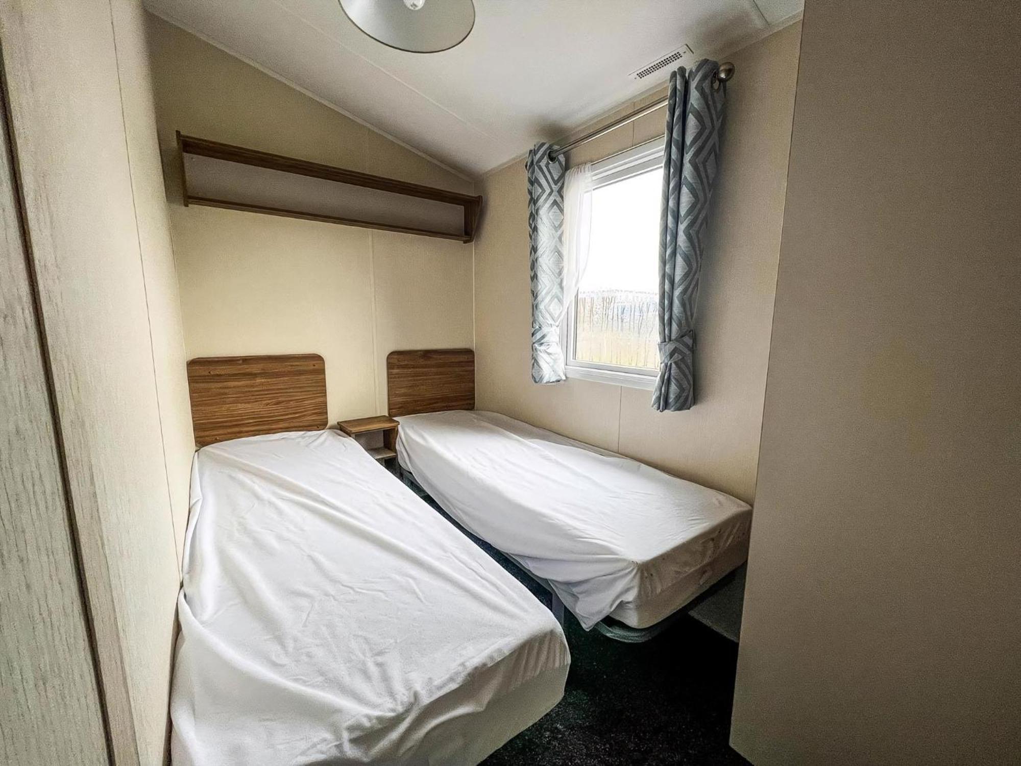 Lovely Caravan With Decking On California Cliffs Ref 50045c Campsite *